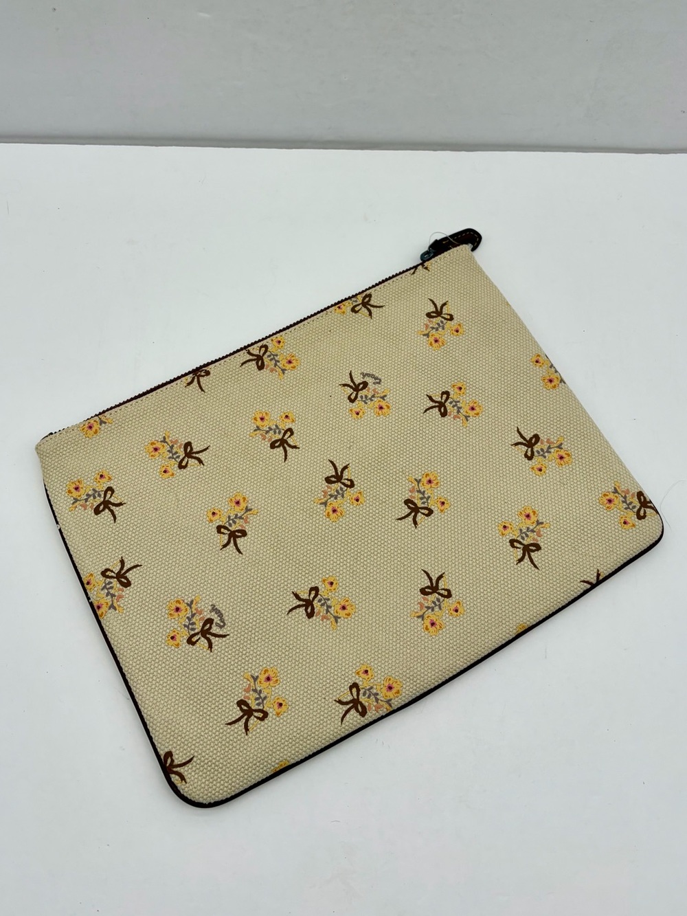 Coach Large Wristlet 30 With Vandal Gummy - Picture 4 of 11